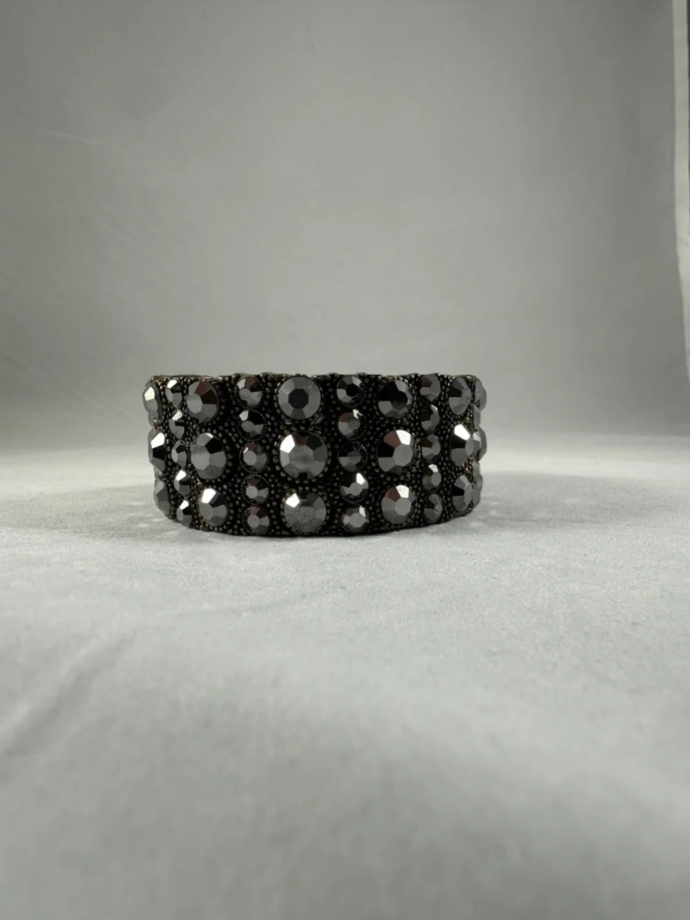 Lia Sophia Hematite Crystal Stretch Cuff Bracelet – NYFW Gifting Suite